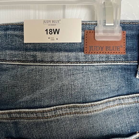 Judy Blue High Rise Distressed Jeans - Blue - Picture 5 of 9
